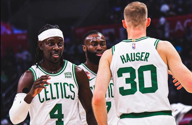 波神缺席无碍赢球！快艇致命弱点被绿军拿捏